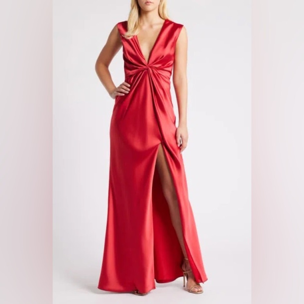 NWT Amsale
Twist Front Satin V-neck Gown In Lipstick Red $695